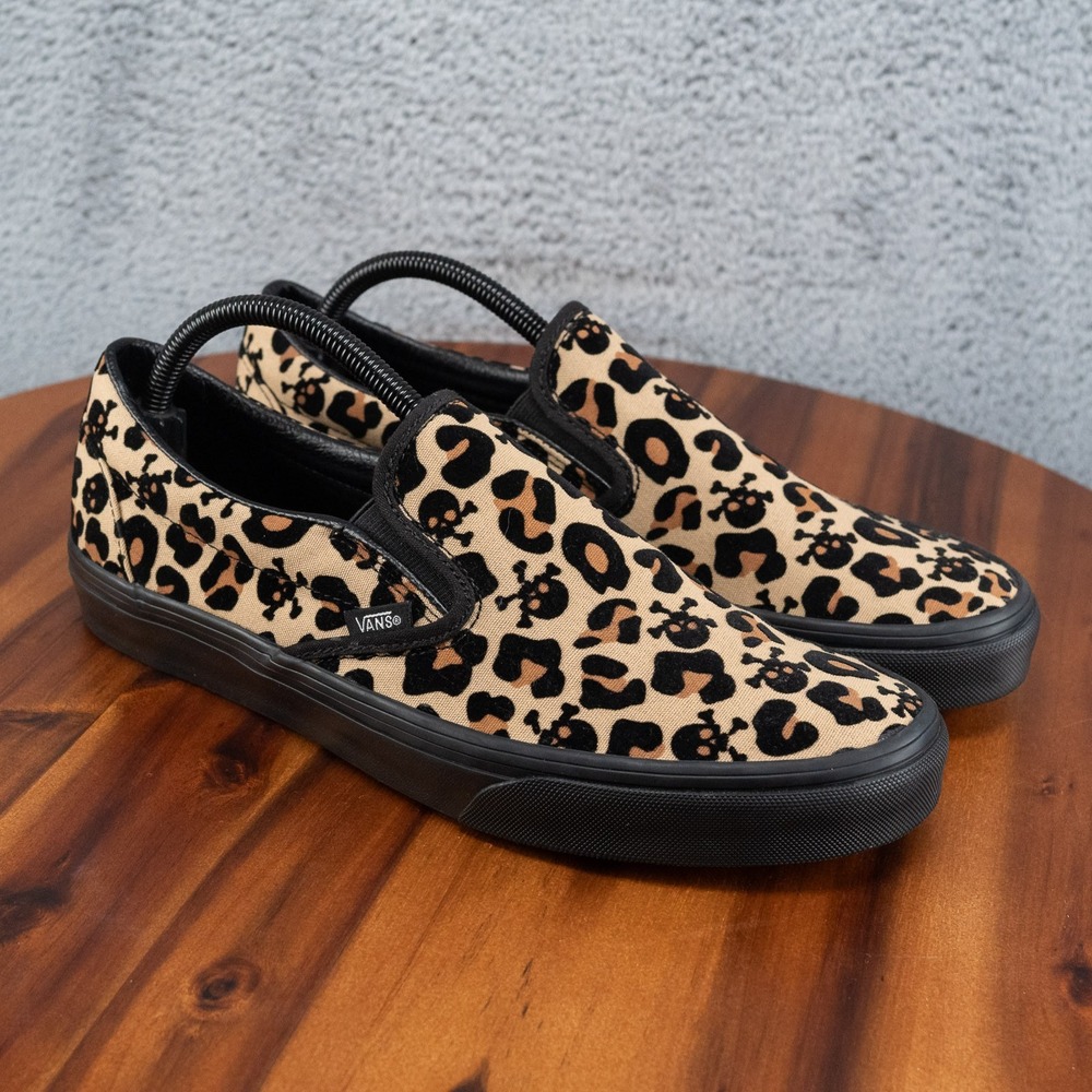 VANS Raised Velvet Skulls Crossbones Leopard Slip-on Shoes Mn's 9 / Wm's 10.5
